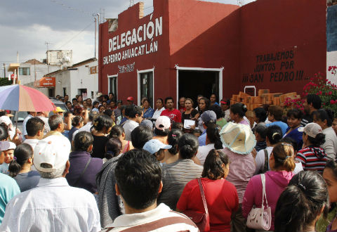 Exigen renuncia de delegado
