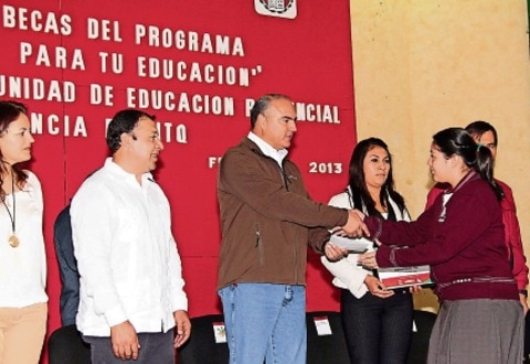 Calzada visita Landa de Matamoros