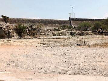 Se vacía la presa Centenario; hay desolación en la zona