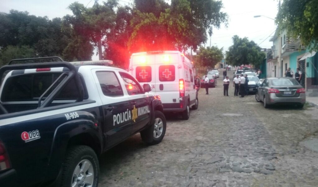 Riñen otra vez en San Pedrito Peñuelas, machetean a hombre