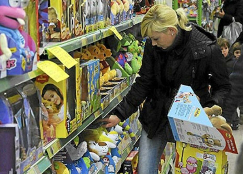 Compran regalos en zonas más seguras