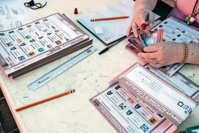 ¿Podría confiar en el PRI o en el PAN?
