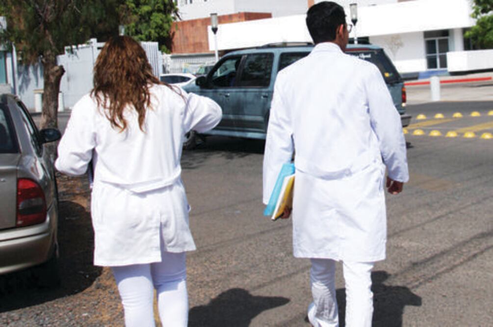 Defienden IMSS e ISSSTE la certificación de sus médicos