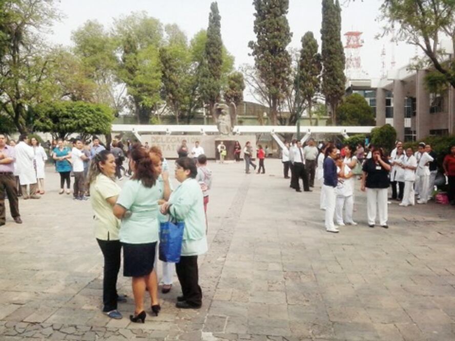 Evacúan clínica por supuesta fuga de gas