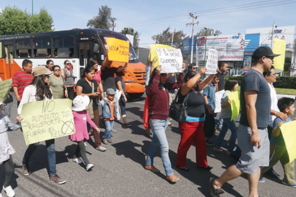 Planea UAQ marcha contra costo de Red Q