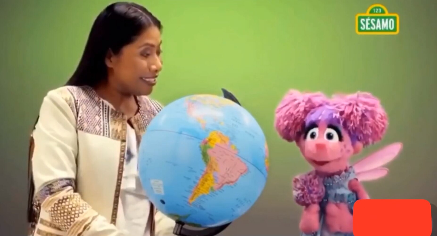 Yalitza Aparicio participa en campaña de Plaza Sésamo