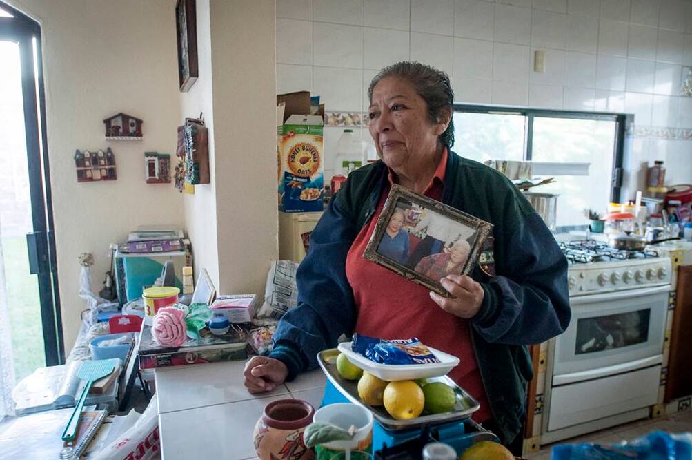 Inés, quien vivió 20 años con su pareja, no tiene ingresos fijos y no sabe qué le espera en el futuro cercano; SOCIEDAD A9 mientras busca la forma de sobrevivir a sus carencias (RICARDO LUGO)