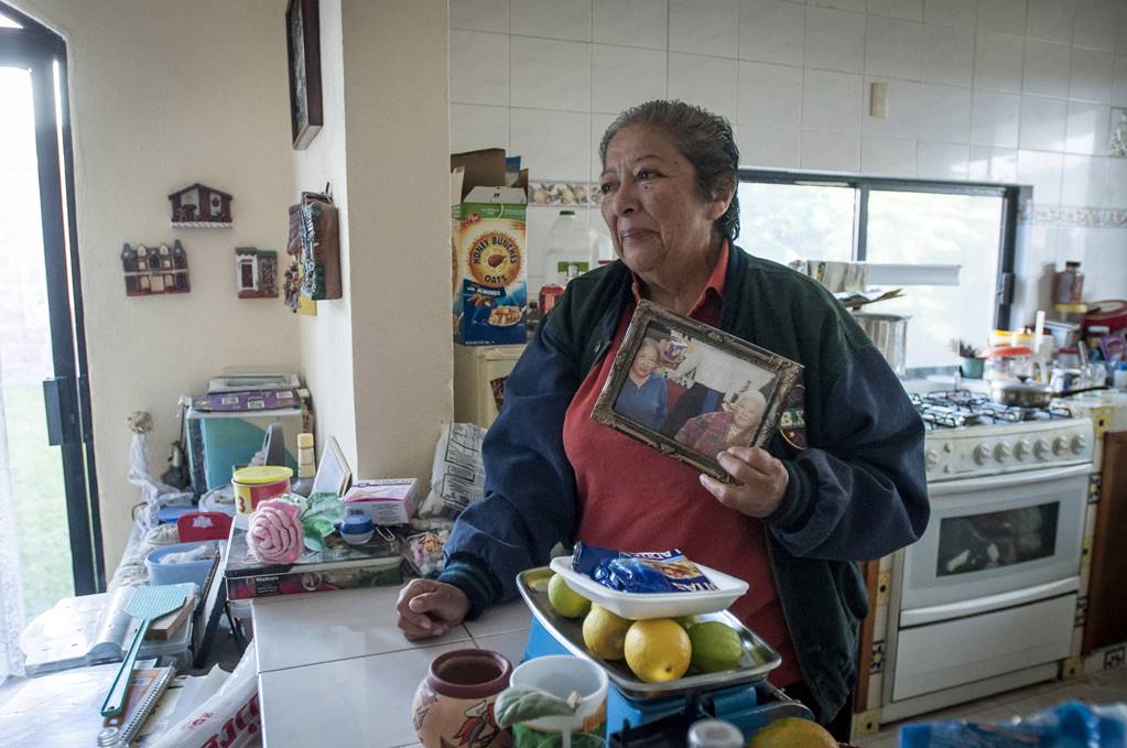 Inés, quien vivió 20 años con su pareja, no tiene ingresos fijos y no sabe qué le espera en el futuro cercano; SOCIEDAD A9 mientras busca la forma de sobrevivir a sus carencias (RICARDO LUGO)