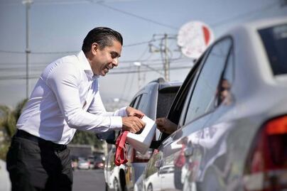 Roberto Sosa da inicio a la colecta de Cruz Roja 