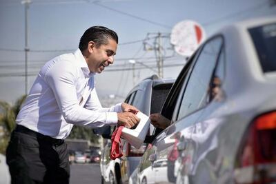 Roberto Sosa da inicio a la colecta de Cruz Roja