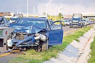 Aumentan accidentes viales por celular 