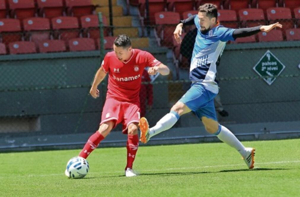 Gallos, en busca de su once inicial