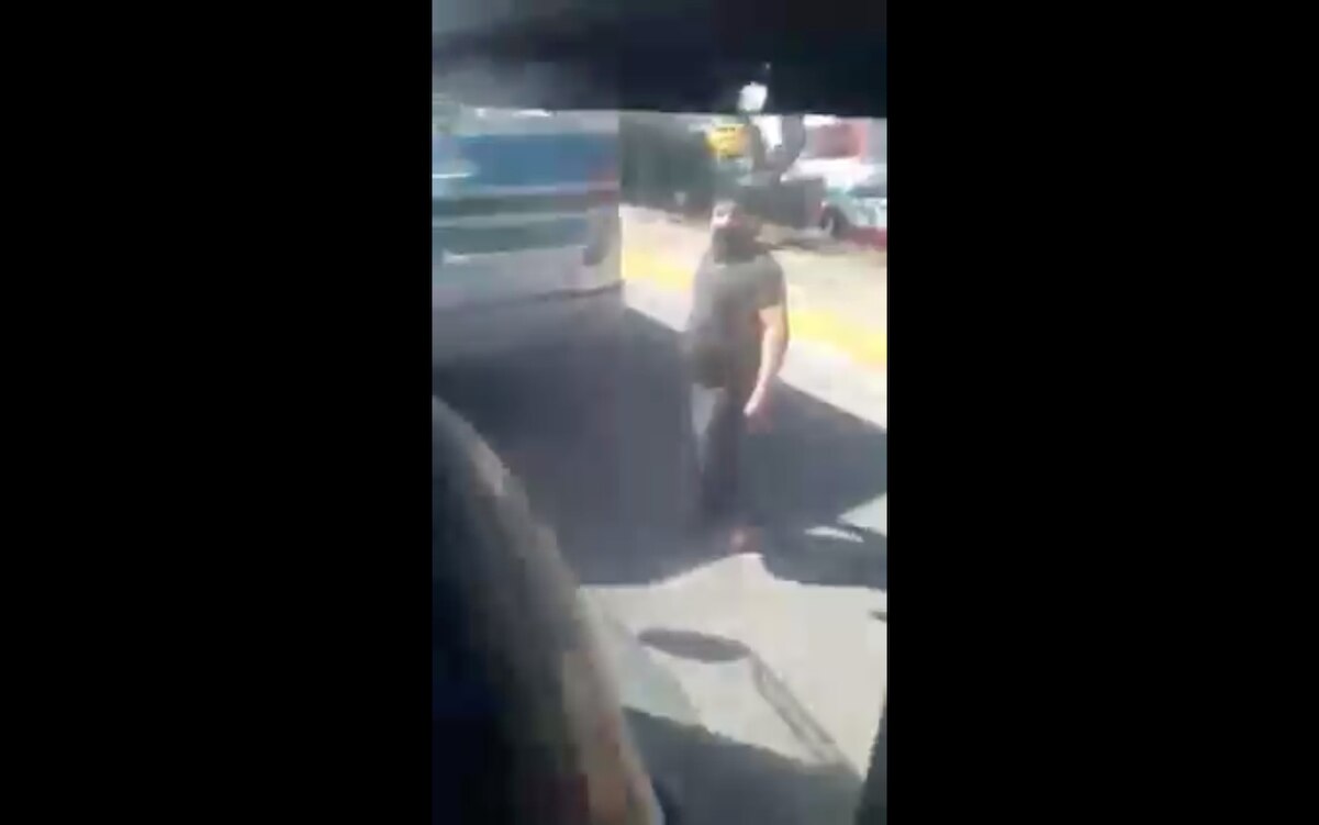 Con machete en mano, sujeto agrede a operador de transporte público en Querétaro