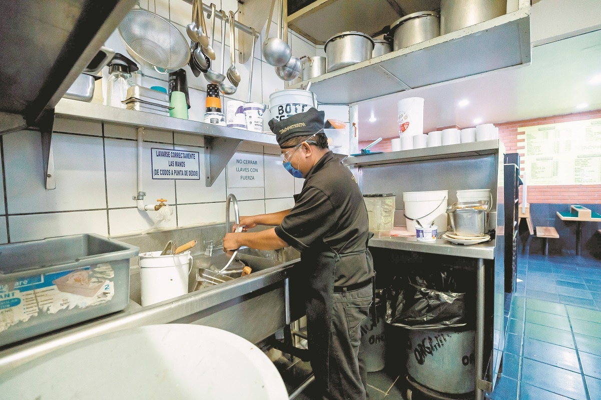 36% de queretanos vive en pobreza laboral, dice el Coneval