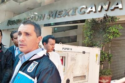 Izazola también reforzará a Gallos