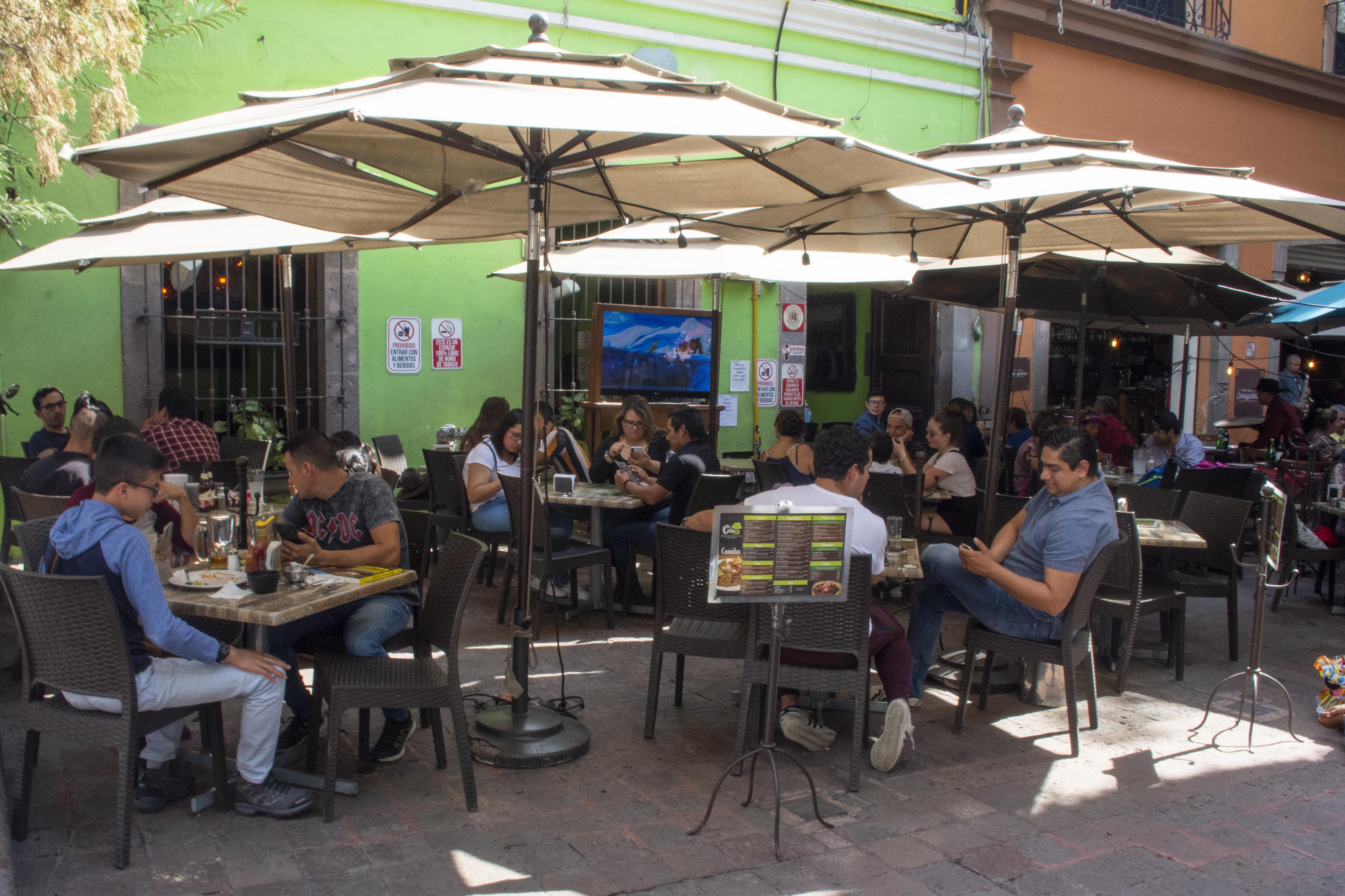 Restaurantes tienen amargo 10 de mayo