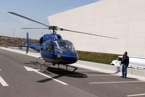 Sale posible comprador del avión Falcón