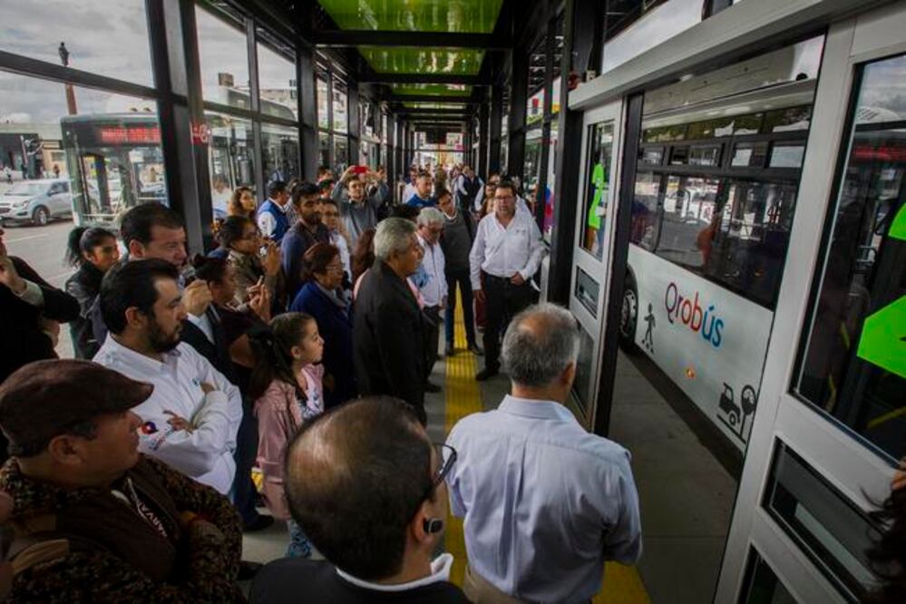 Autoridades municipales presentaron las estaciones del transporte. (RICARDO LUGO. EL UNIVERSAL)