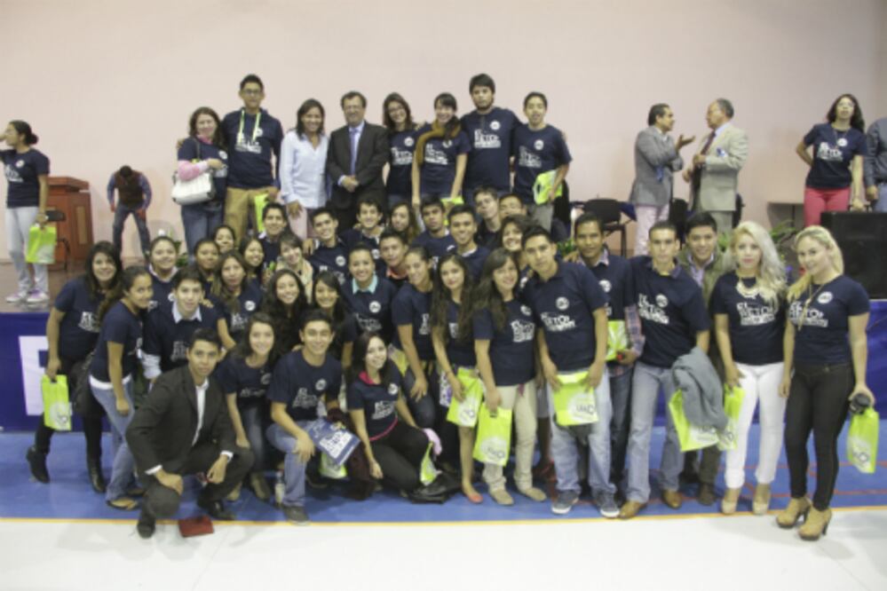 Rector da la bienvenida a estudiantes sanjuanenses