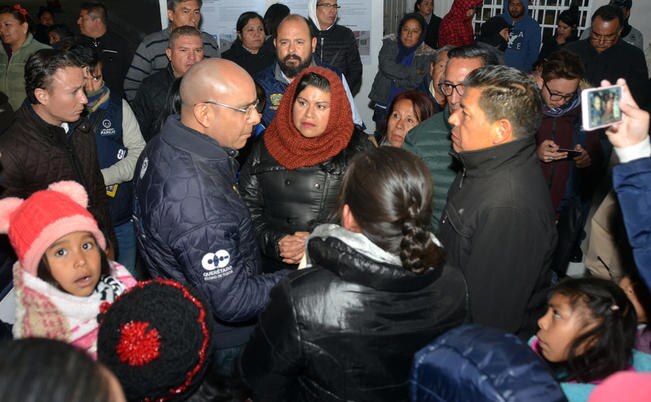 Marcos Aguilar Vega entrega obras a habitantes de La Condesa  