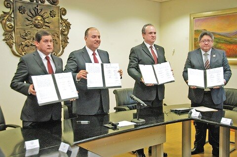 Signan convenio de capacitación