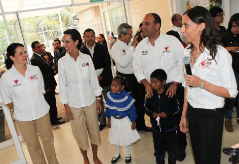 Supervisan trabajo en centros de atención