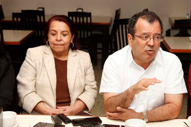 El candidato al Senado refrendó su respaldo a Juan Alvarado Navarrete, candidato a la alcaldía de San Juan del Río. / Foto: Archivo