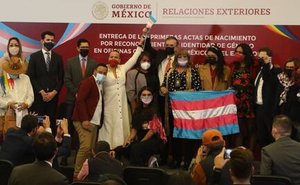Entrega SRE actas de nacimiento con reconocimiento de identidad de género