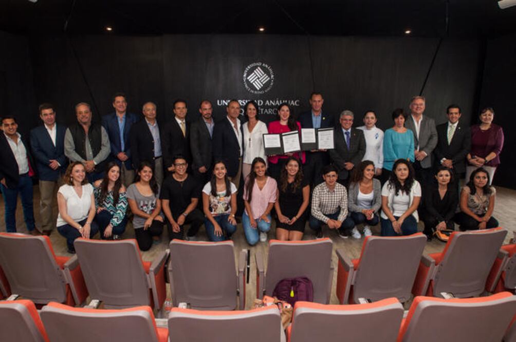 Ambas instituciones unieron fuerzas con el fin de impulsar a nuevas generaciones que conocerán a detalle la cultura del vino, tan importante para el estado de Querétaro. (FOTOS: RICARDO LUGO. EL UNIVERSAL)