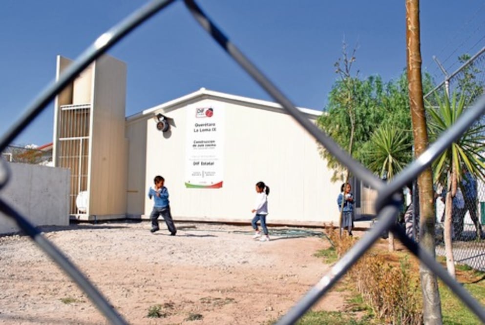 Demandan piso y drenaje para kínder  