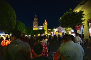Buscan declarar la Peregrinación de los Farolitos como Patrimonio Cultural Inmaterial de Querétaro