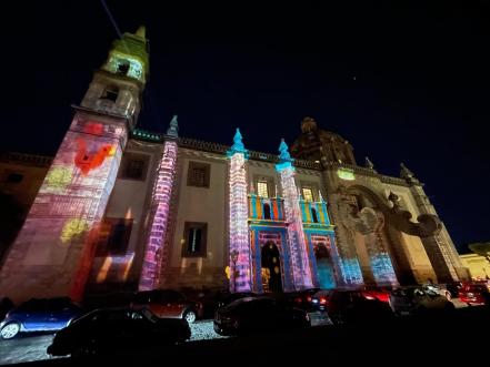 Así es el video mapping de Navidad en el templo de Santa Rosa de Viterbo