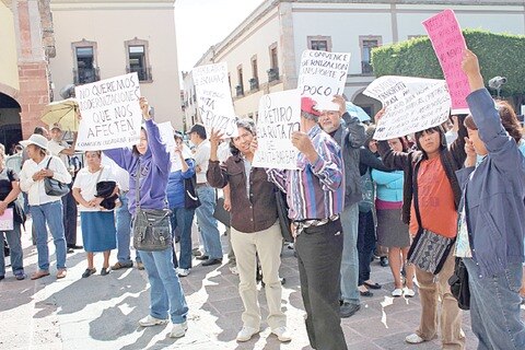Colonos protestan por cambio de ruta