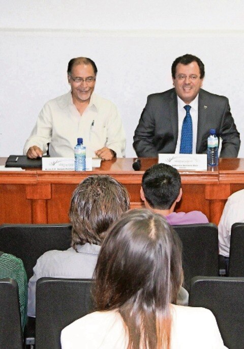 Ofrecen bienvenida a alumnos de maestría