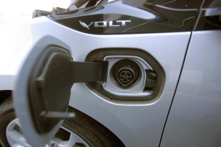 Motores híbridos: tecnología ambiental de alto costo