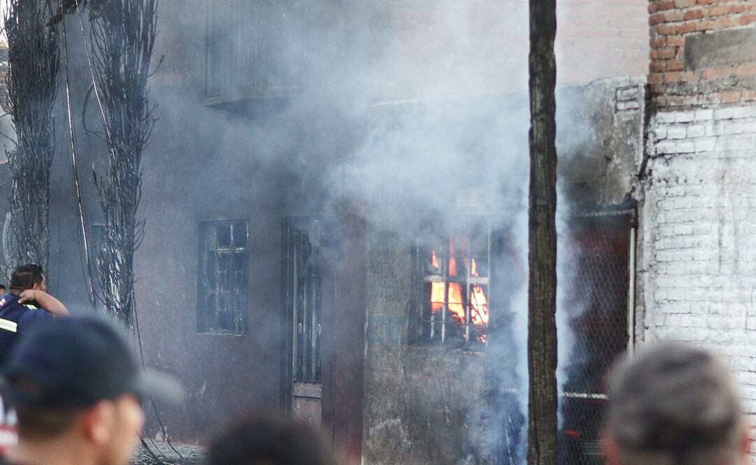 Explosión de pipa por choque con tren en Aguascalientes deja 15 casas con pérdida total