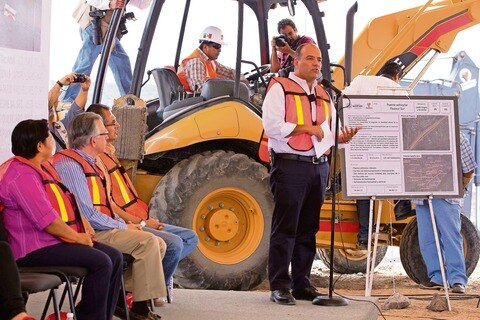 Inicia construcción de paso vehicular