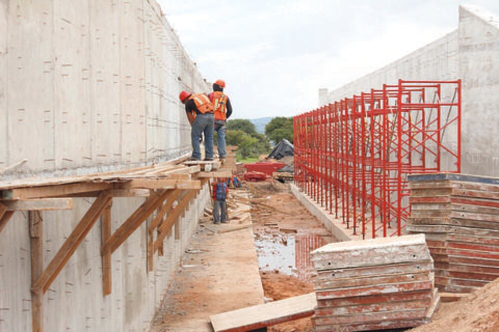 Frena planes carreteros ajuste a presupuesto
