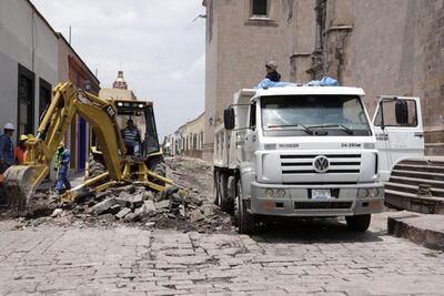 Rehabilitación de calle Pino Suárez es de 70% 