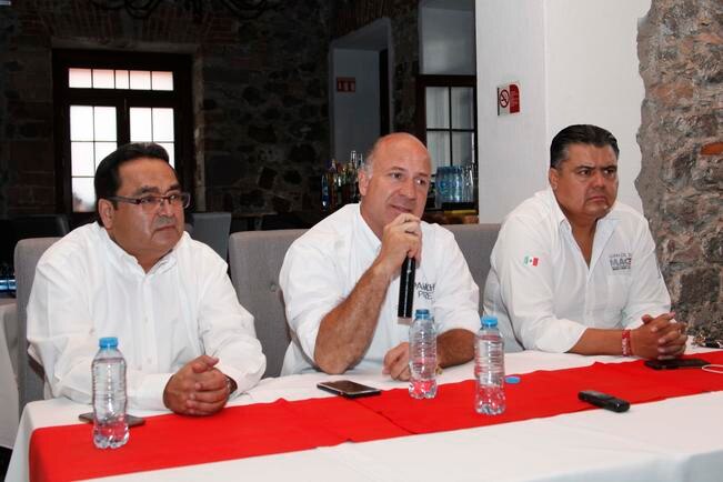 Pérez Rojas refirió que no es muy costoso adecuar las cámaras para los uniformes de los elementos de seguridad. / Foto: Archivo