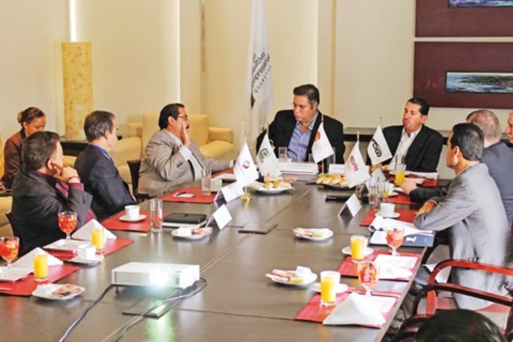 Sedesol se reúne con empresarios