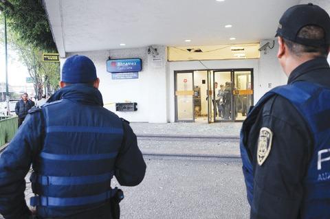 Investigan robos a cajeros automáticos