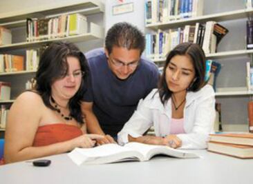 EU impulsa liderazgo en jóvenes queretanos