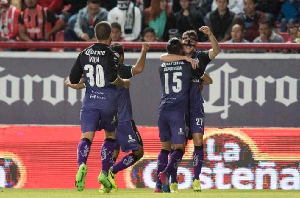 Mier (27) volvió a dar la ventaja a Gallos antes del final del primer tiempo (LUIS LICONA. JAM MEDIA)