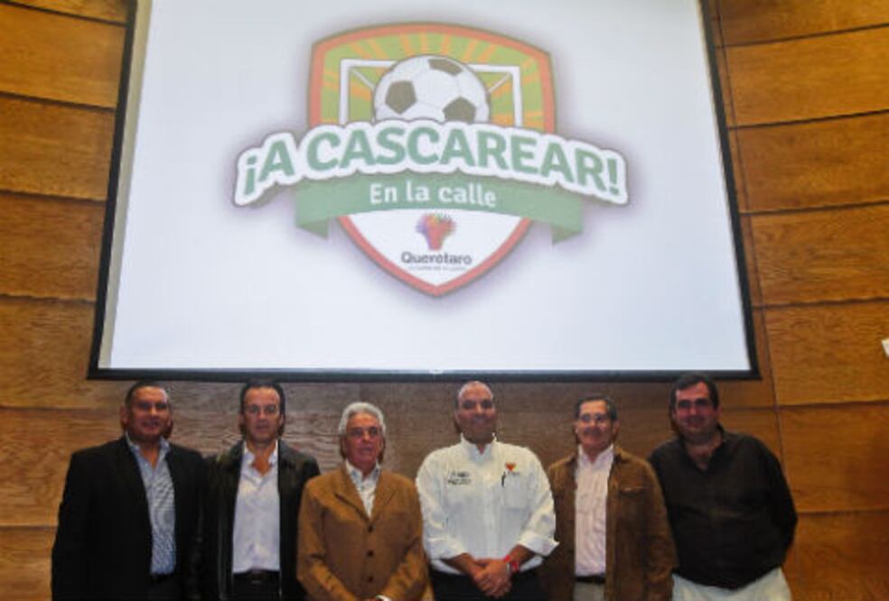 Queretanos cascarean en las calles