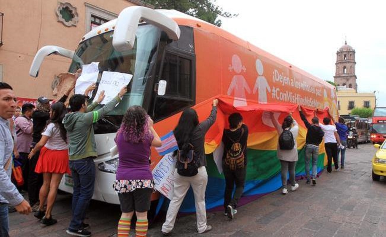 LGBT niega agresiones contra Frente pro familia