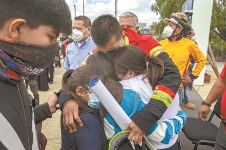 Con honores, el último adiós a Athos y Tango