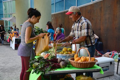 Mercadito La Tuna se viste de futbol