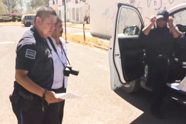 Gremio repudia detención de fotógrafo