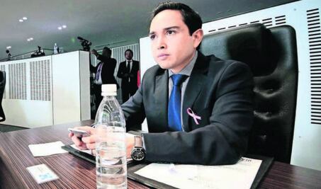 Aprueban agravar penas en usurpación de identidad